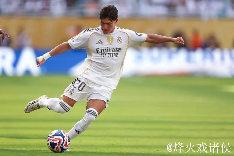 皇马官宣新签约！卡雷拉斯圆梦归来：从离开到重返伯纳乌